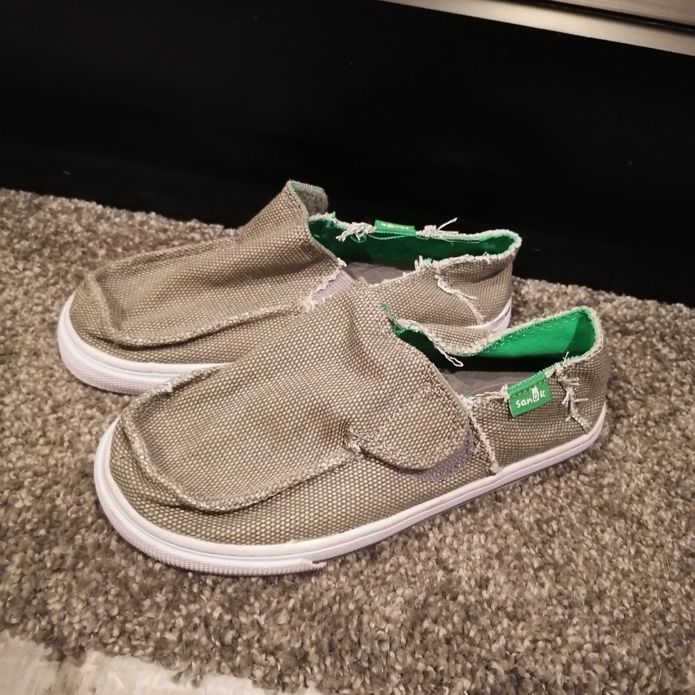 Brand new sanuk shoes size 11